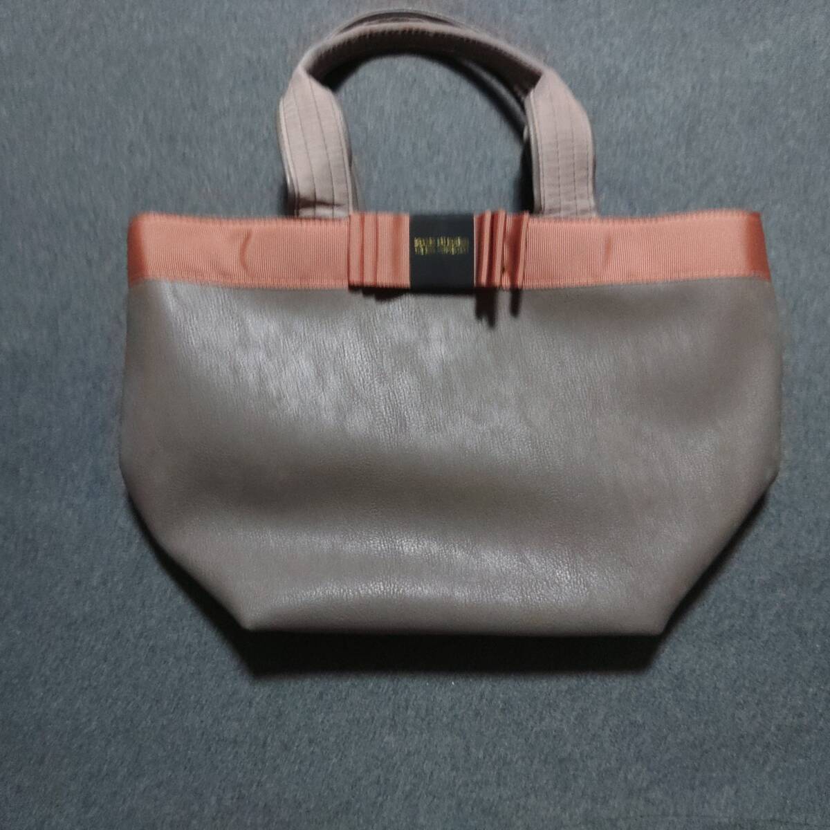 お渡しするする商品です。