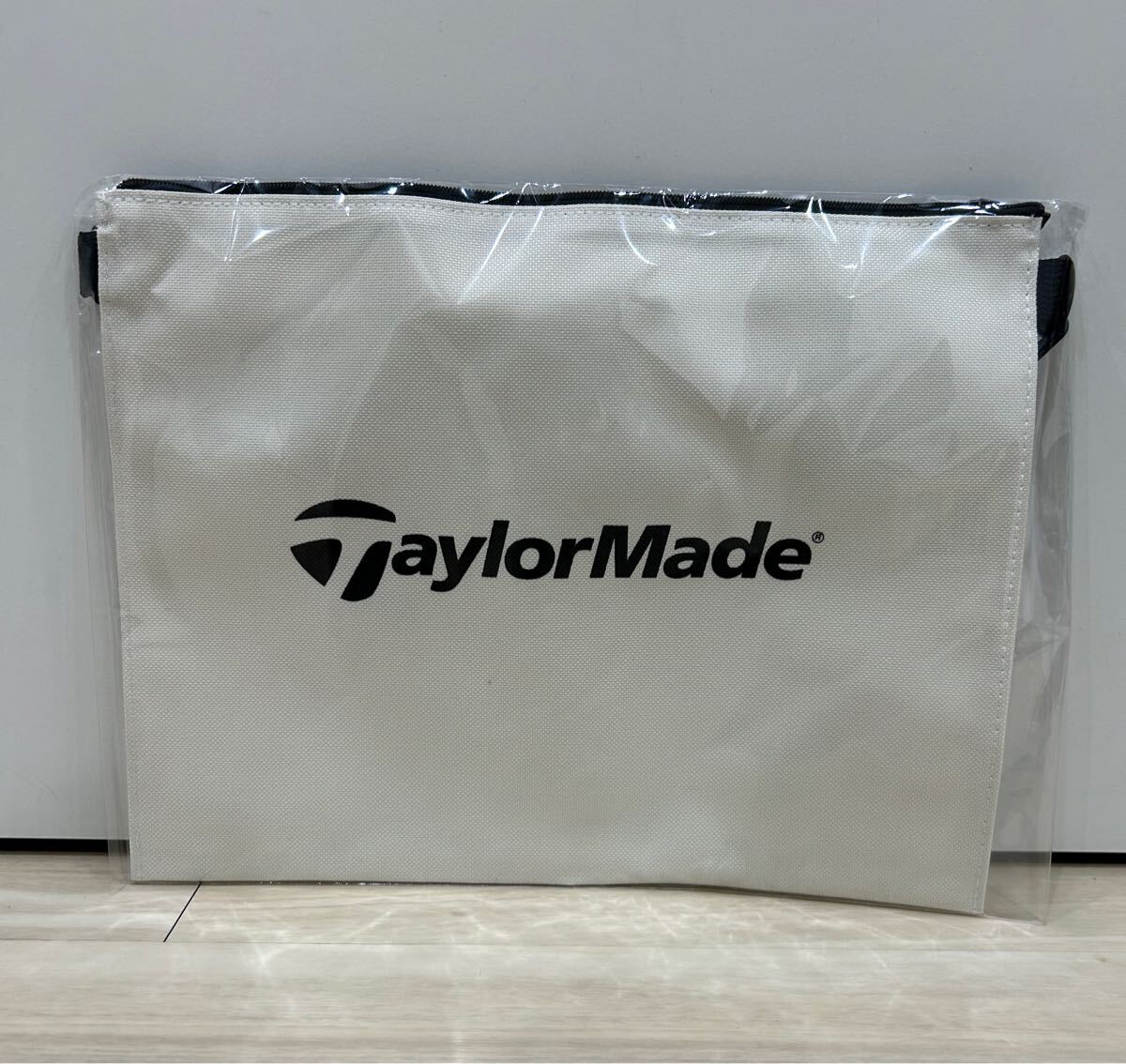 【新品】TaylorMade／テーラーメイド ゴルフ オリジナル サコッシュ ショルダー ポーチ バッグ 非売品 ノベルティー ホワイト