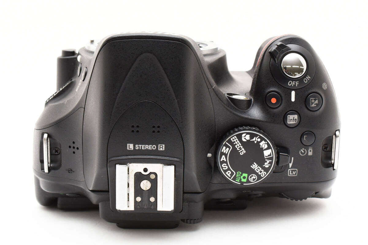 Nikon D5200　/　AF-S 18-55mm F3.5-5.6G VR　/　AF-S 55-200mm F4-5.6G ED VR　/デジタル一眼レフカメラ　デジイチ　レンズセットNo.12153