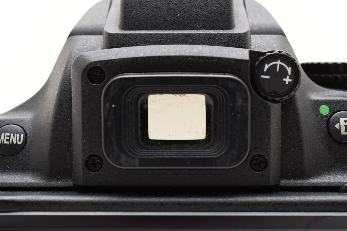 Nikon D5200　/　AF-S 18-55mm F3.5-5.6G VR　/　AF-S 55-200mm F4-5.6G ED VR　/デジタル一眼レフカメラ　デジイチ　レンズセットNo.12153