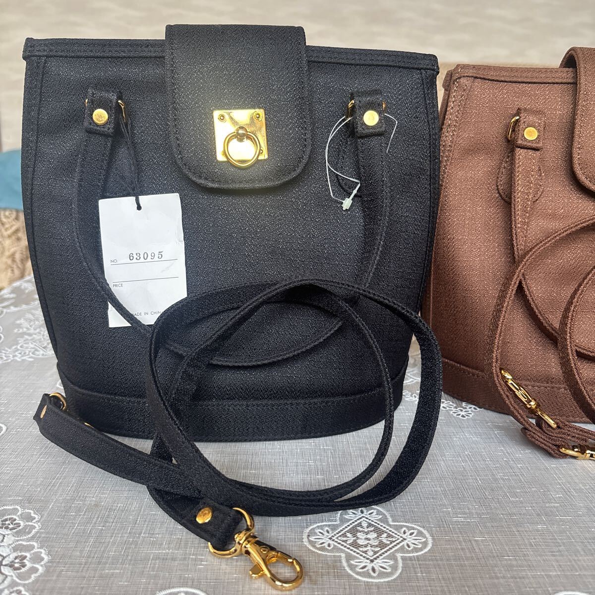 美品　婦人用　黒色 茶色　色違い2個セット　2WAYバック　