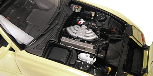 ■PMA 1/18 1988 BMW Z1 イエロー