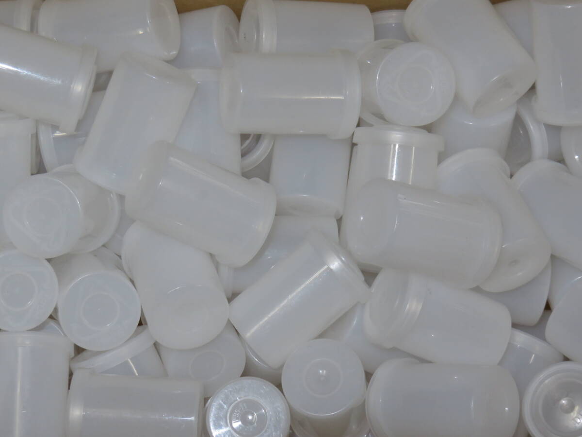 即決 コニカ フィルムケース １０個セット（～２０個まで可）_画像1