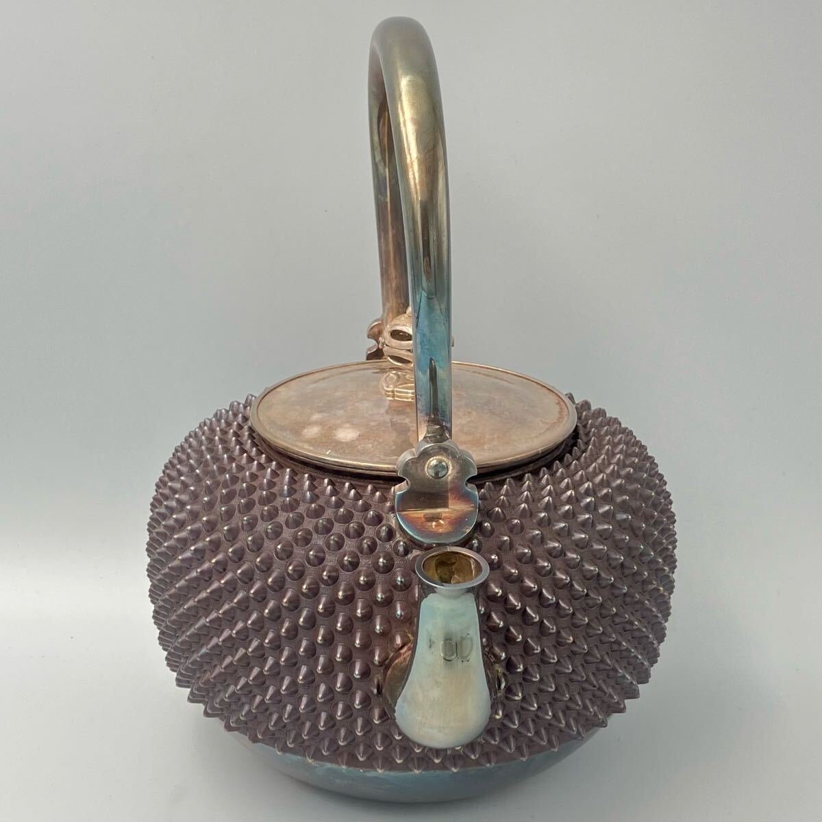 【霰銀瓶】　純銀霰打丸型湯沸　銀瓶　煎茶道具 重量646g　共箱　_画像4
