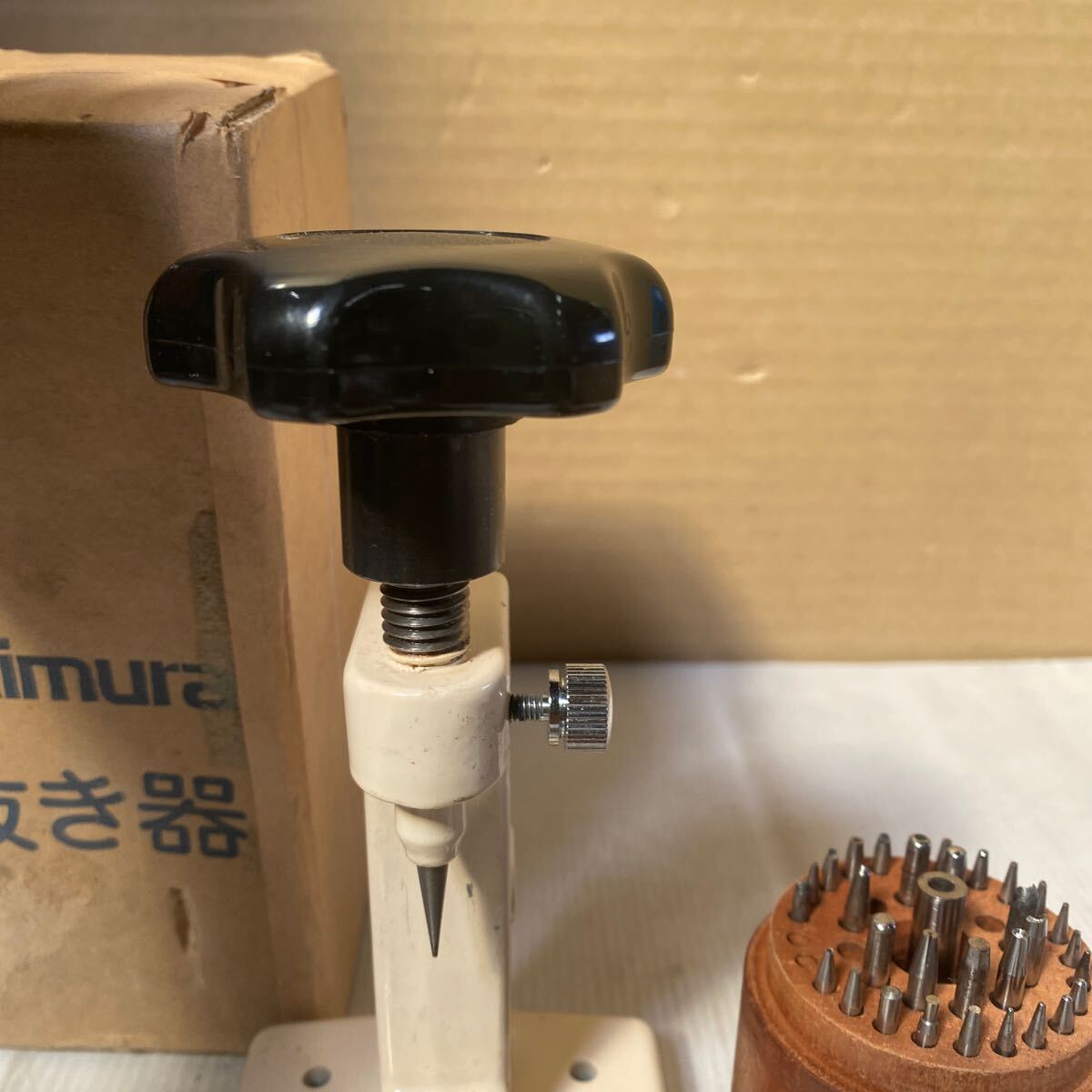 ネジ抜き器 Nishimura No.168 ピン上下確認(rèn)済 替えピン 多數(shù)あり 時(shí)計(jì)バンドのピン抜きや模型ピン抜きに ハンドルタイプ 精密機(jī)器 