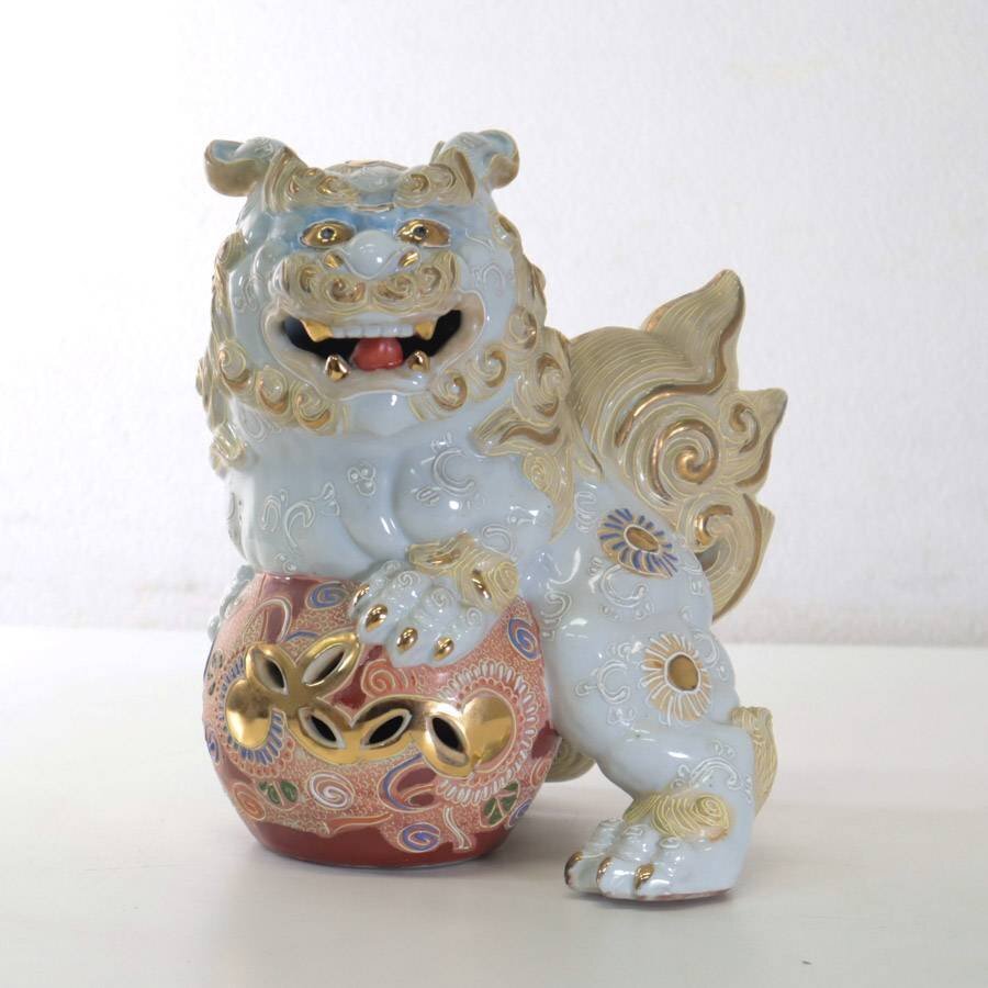 美品！九谷焼 色絵 裏印有り 白い玉獅子 置物 狛犬 縁起物 魔