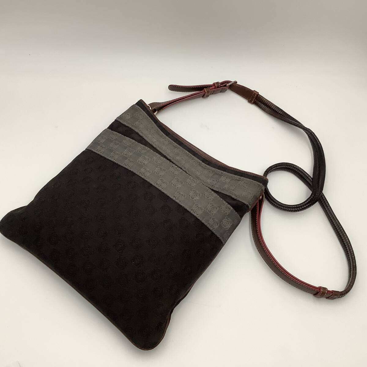 1円 ロエベ ROEWE サコッシュ ショルダーバッグ ポシェット リピートアナグラム 総柄 肩掛け 斜め掛け クロスボディ ブラック メンズ 