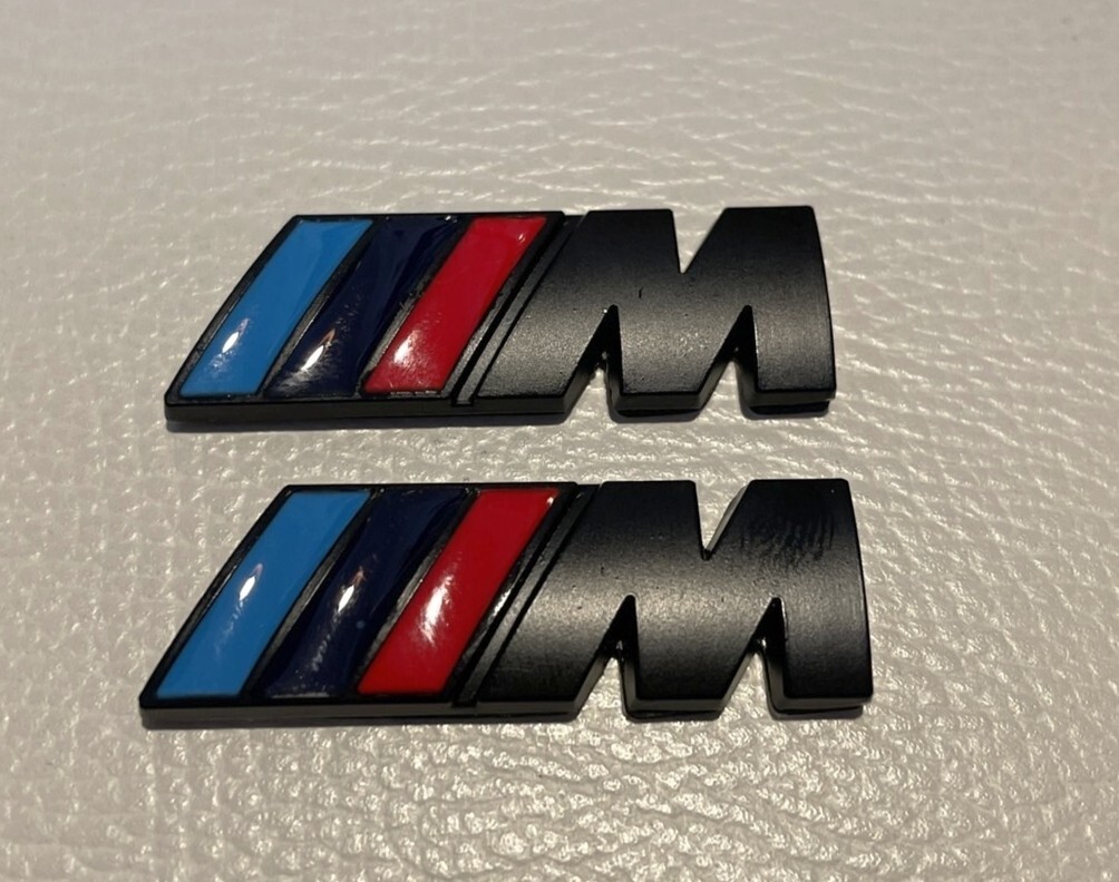 BMW Mスポーツ フロントフェンダー Mエンブレム ブラック F20F30F32F25F46E36E64E60E61E65E66E70E71E81E83E85E87E89E90E91E92．