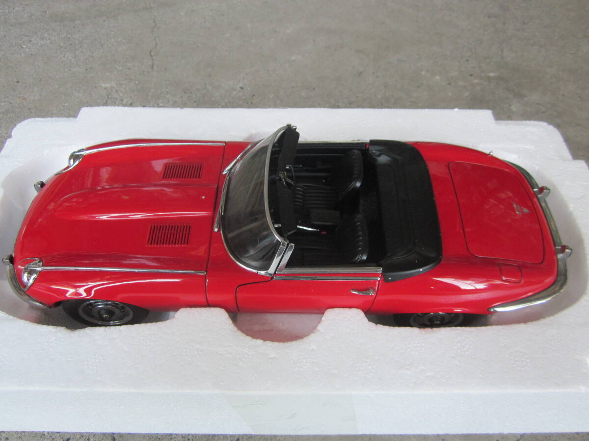 オートアート★1/18 ジャガー Eタイプ ロードスター シリーズⅢ V12★レッド