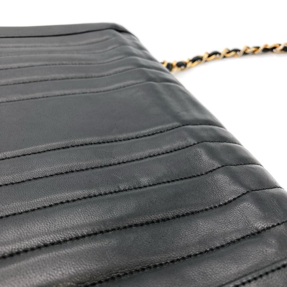 シャネル CHANEL Vステッチ フラップ ショルダーバッグ ラムスキン ブラック
