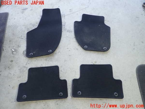 1UPJ-26177800]ボルボ?V40(MD4204T)フロアマット 中古
