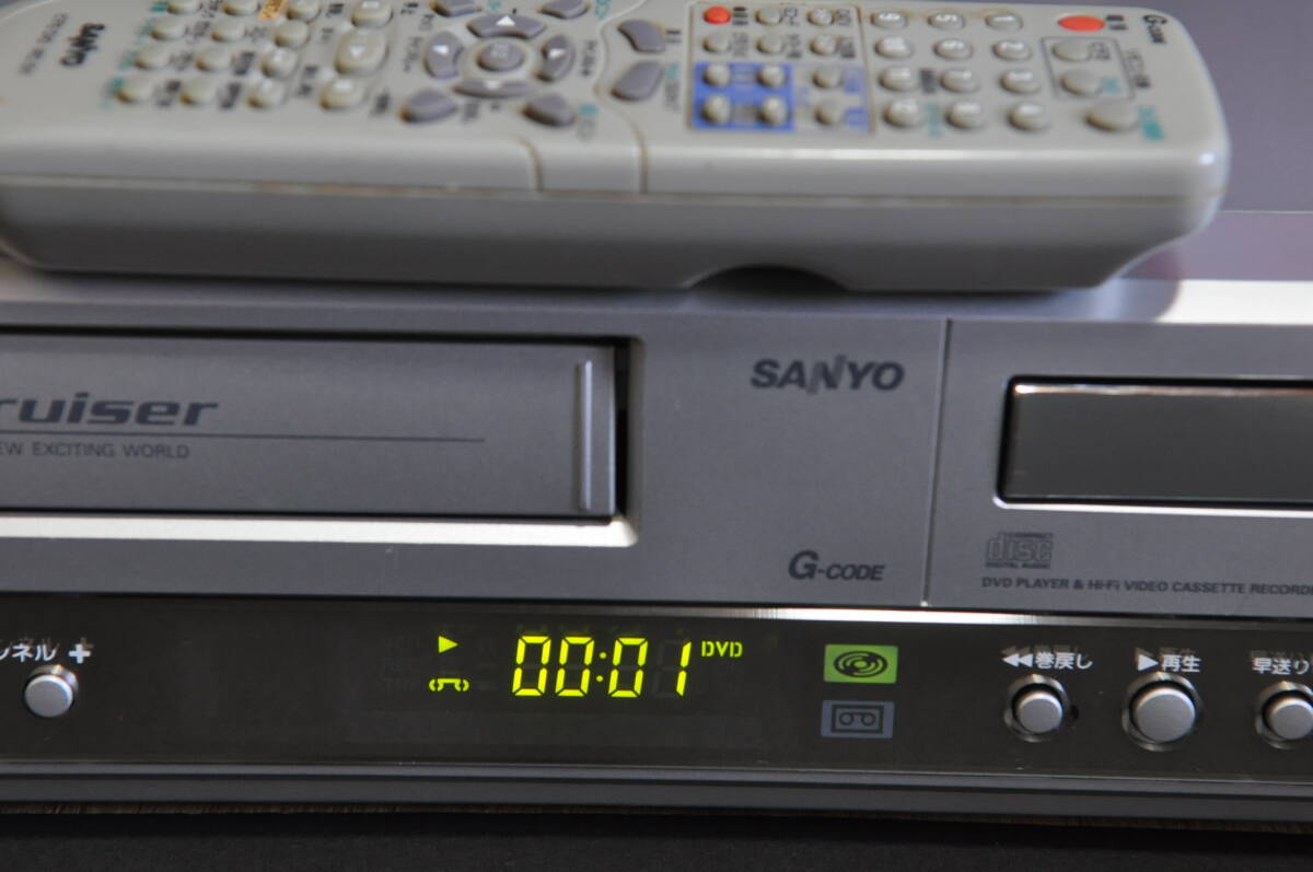 ★超絶美品★SANYO VZ-DV1G VHS/DVD一體型ビデオデッキ！リモ付！【動(dòng)作確認(rèn)済】綺麗な商品をお探しの方にオススメです。