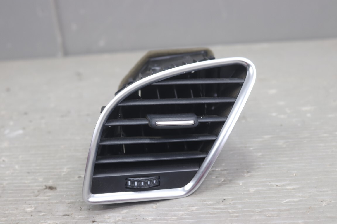 アウディ A4 Audi 2.0 TFSI セダン 前期 (8KCDN B8) 純正 エアコン吹出口 3點(diǎn)セット 8T2 820 951 C 8T2 820 901 C 8K2 820 902 G p053596