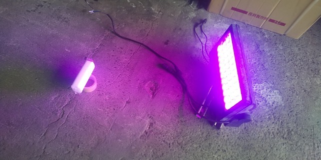 c3A【新長イホサ愛知040530-12有】LED 虹色 レインボーライト 大型 100V(95-240V)入力 単相 数秒で色が変化 3芯線中1本アース