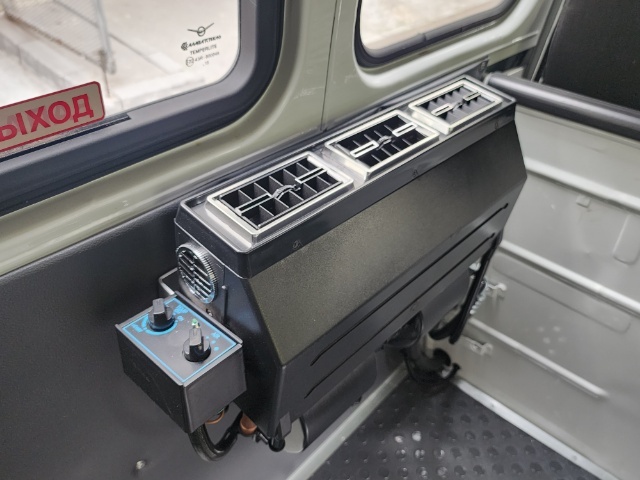 UAZ 2206　ジュビリー　ロシア制　ワズ　2020年モデル　限定車　4X4　4WD　元軍用車ベース　