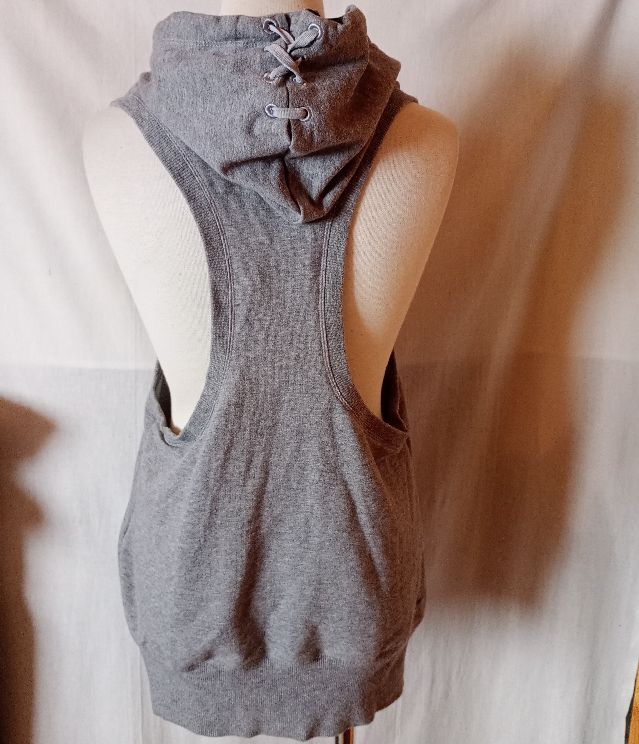 PUMA プーマ ノースリーブパーカー Lサイズ グレー レディース トップス プルオーバー_画像5