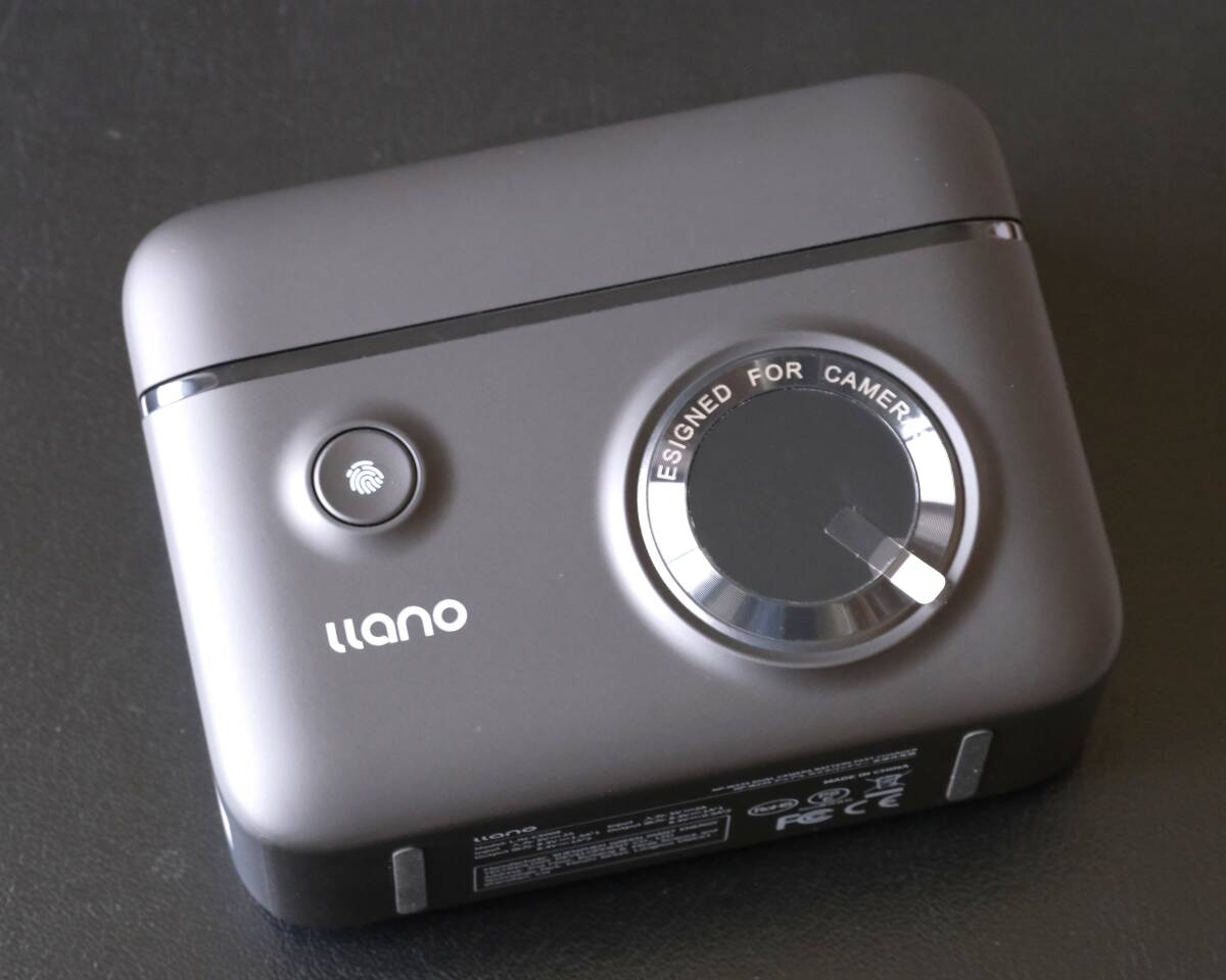 丸い保護(hù)フィルムは剝がしていません。
