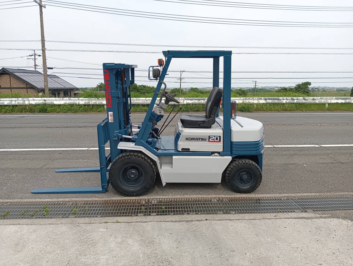 フォークリフト コマツ FG20-11 ガソリン車 (A217) フォークリフト コマツ FG20-11 ガソリン車 (A217)