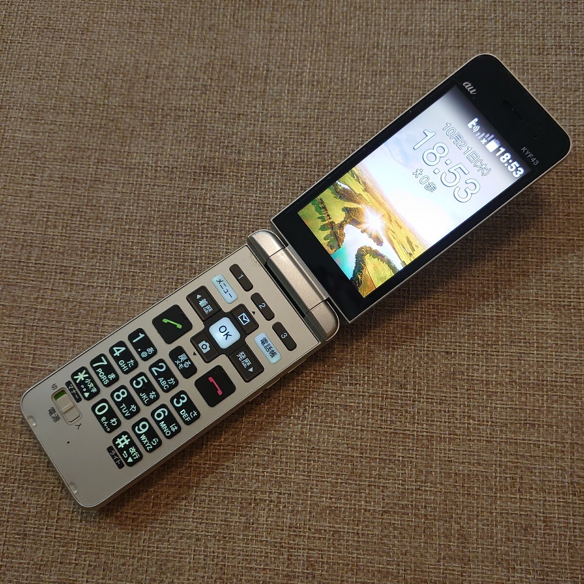 au KYF43 ゴールド 本体 美品 美品 KYF43 au ゴールド|Yahoo!フリマ(旧PayPayフリマ)