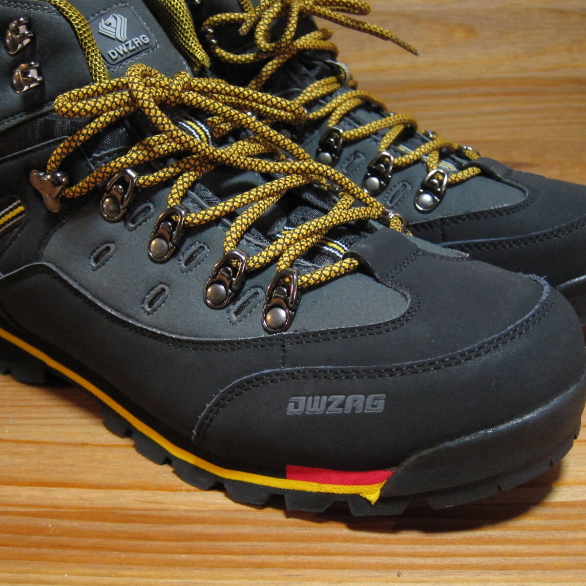 未使用　トレッキングシューズ　軽登山　サイズ45（27.5cm）