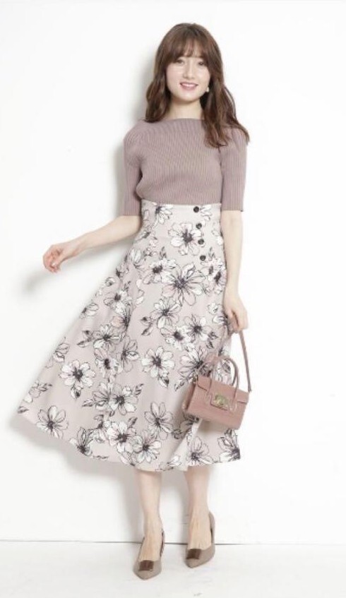 雑誌掲載 激レア 今期 Apuweiser-riche アプワイザーリッシェ チェルシー フラワー フレア スカート コーラルピンク フラワー 花柄 1_画像2