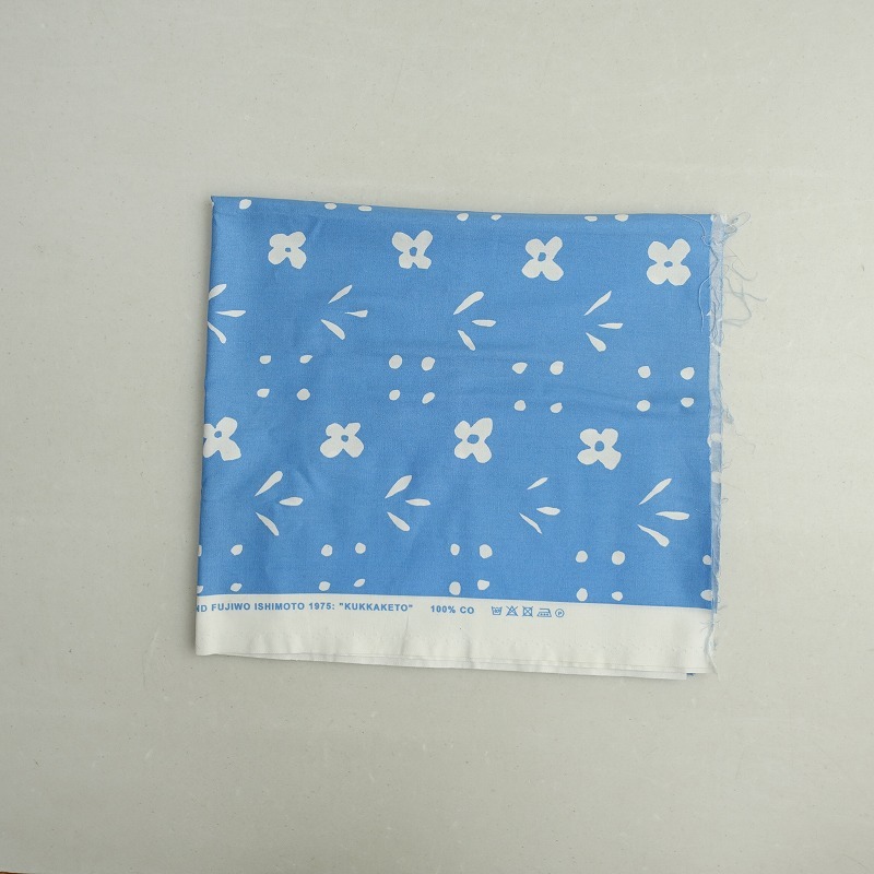 マリメッコ marimekko *Kukkaketo プリント生地*布ファブリック綿花柄ライトブルー0325(fa7-2503-156)【81E52】