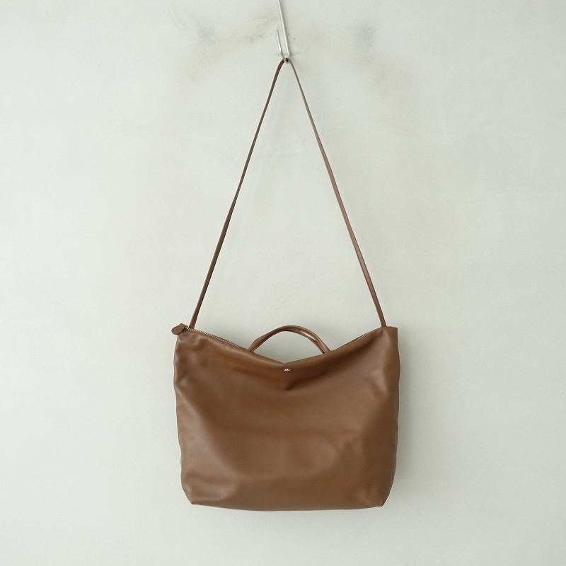 【美品/定価7.7萬】2024SS/ミナペルホネン mina perhonen *anemone kostea bag L*ラムレザー羊革ショルダー(ba85-2503-69)【03E52】