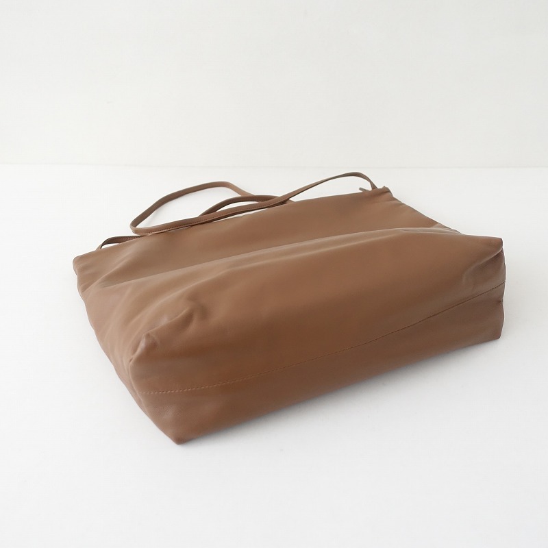 【美品/定価7.7萬】2024SS/ミナペルホネン mina perhonen *anemone kostea bag L*ラムレザー羊革ショルダー(ba85-2503-69)【03E52】