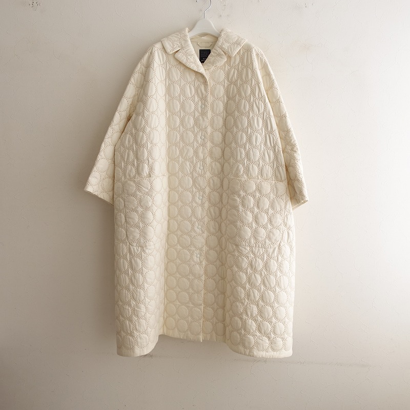 【美品/定価12.1萬】ミナペルホネン mina perhonen *tambourine刺しゅう中綿コート*38オフホワイトアウター(jk1-2503-182)【03E52】