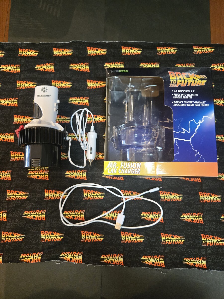 バックトゥザフューチャー　車(chē)載用スマホ充電器　ミスターフュージョン