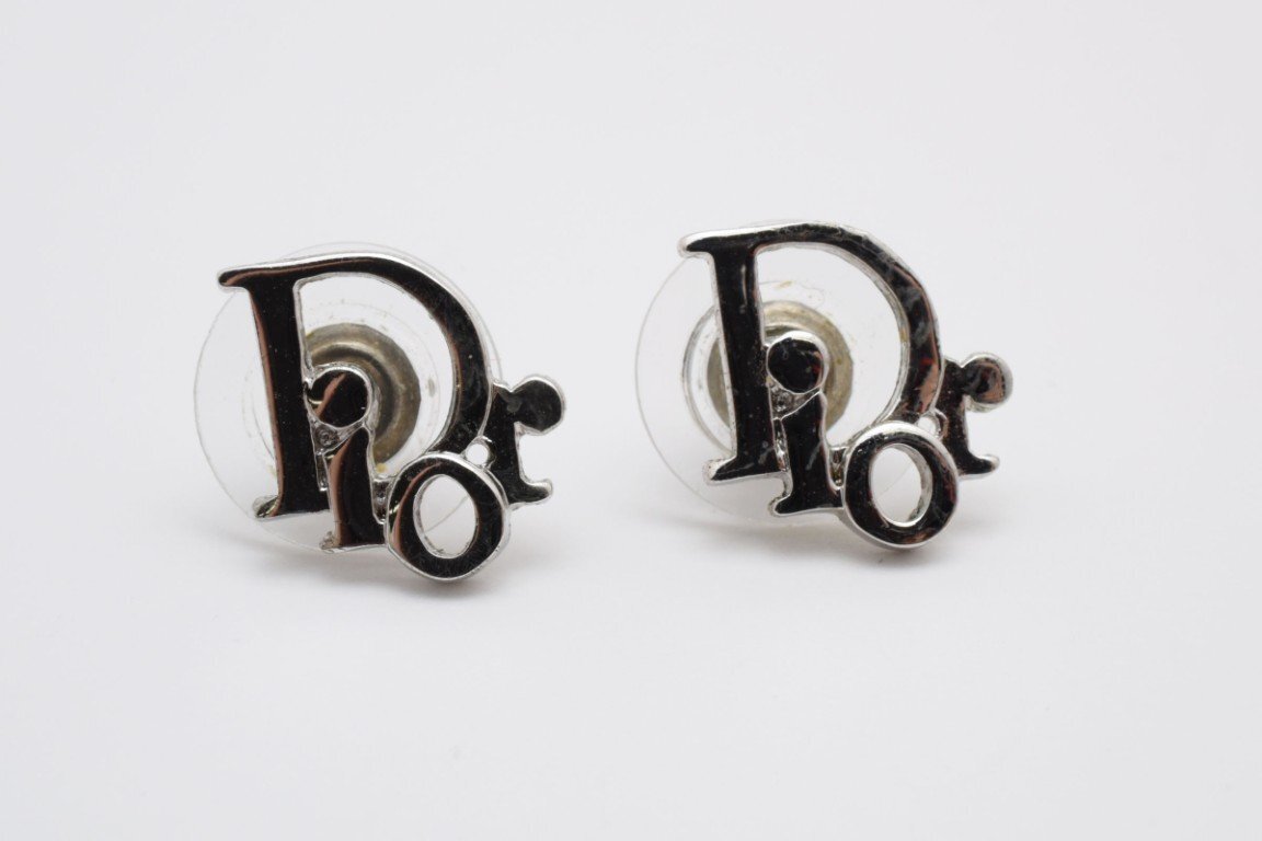 クリスチャン?ディオール ロゴピアス シルバー DIOR