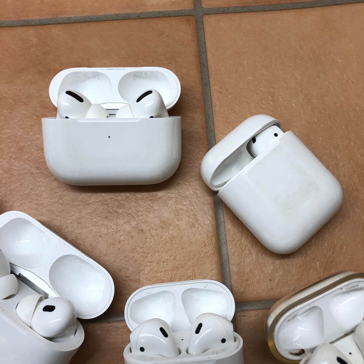 ジャンク品】Apple Air pods pro (第一世代) ※ノイズ等あり