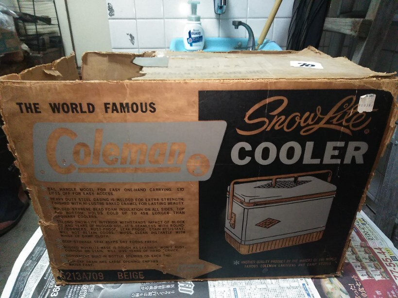 【訳アリ完全品では有りません!】ビンテージ・ユーズド品・コールマン・スノーライト・クーラーボックス・約28QT・バターナッツ色_画像1