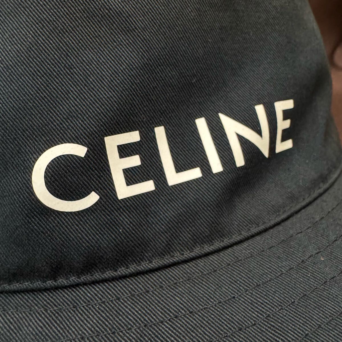 16『現(xiàn)行タグ?最高峰』 CELINE セリーヌ バケットハット ハット 帽子 キャップ ブラック ロゴプリント ブラック Mサイズ