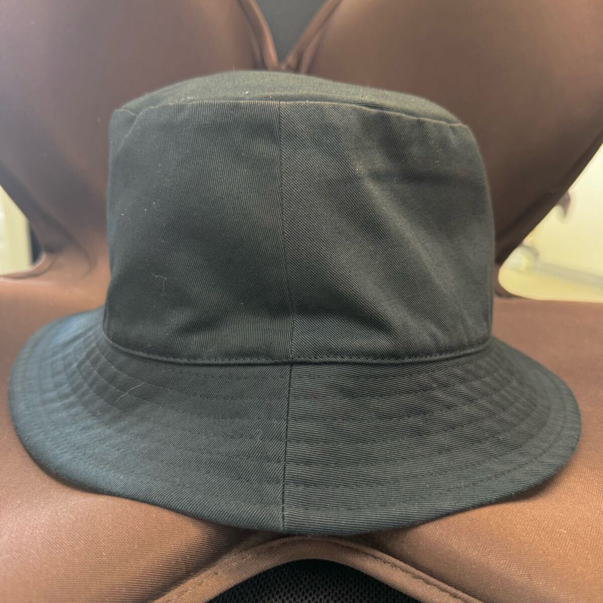 16『現(xiàn)行タグ?最高峰』 CELINE セリーヌ バケットハット ハット 帽子 キャップ ブラック ロゴプリント ブラック Mサイズ