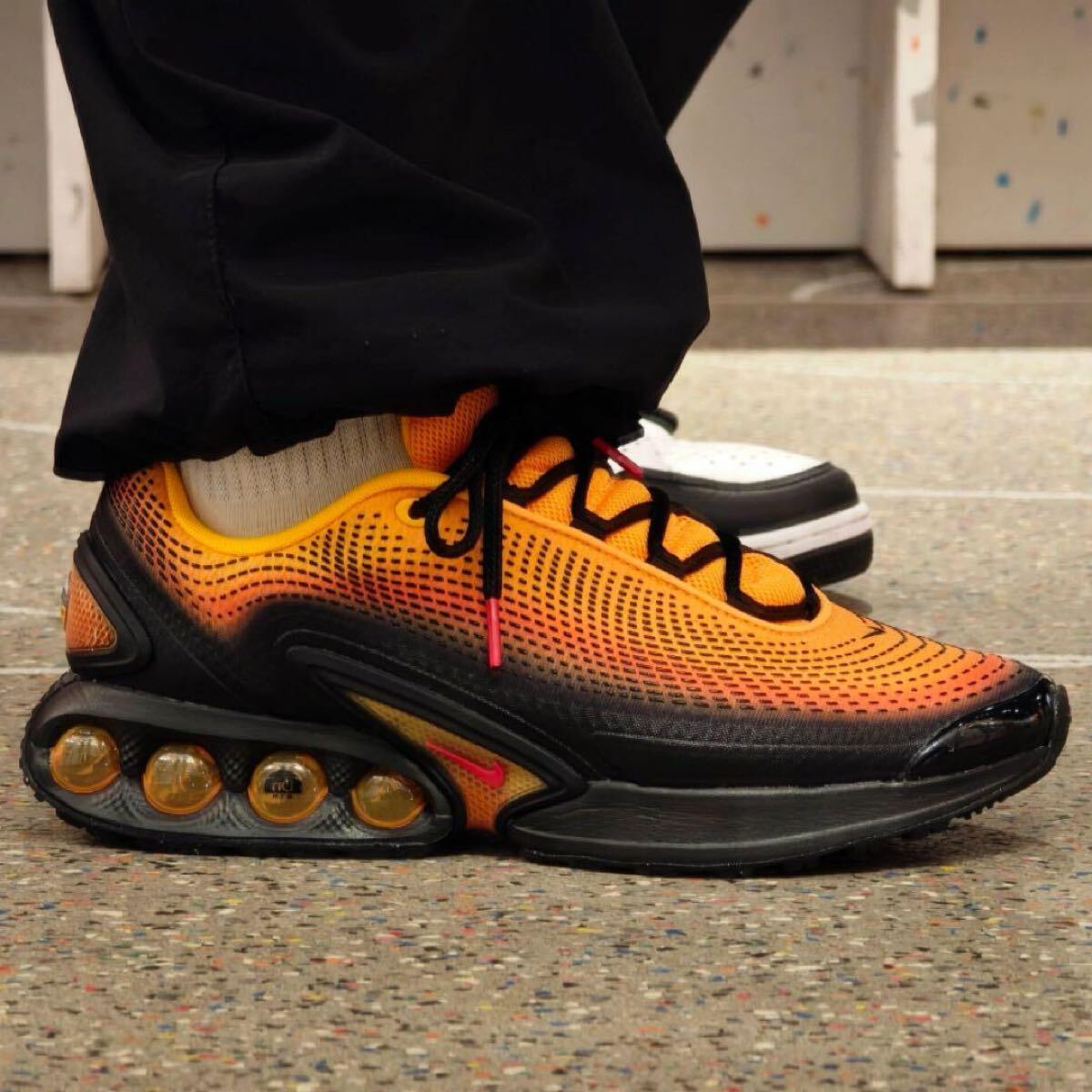 【NIKE】トータルオレンジ★エアマックスNike Air Max Dn Shoes 新品 ナイキ エアマックス DN SE レーサーオレンジ ブラック 25