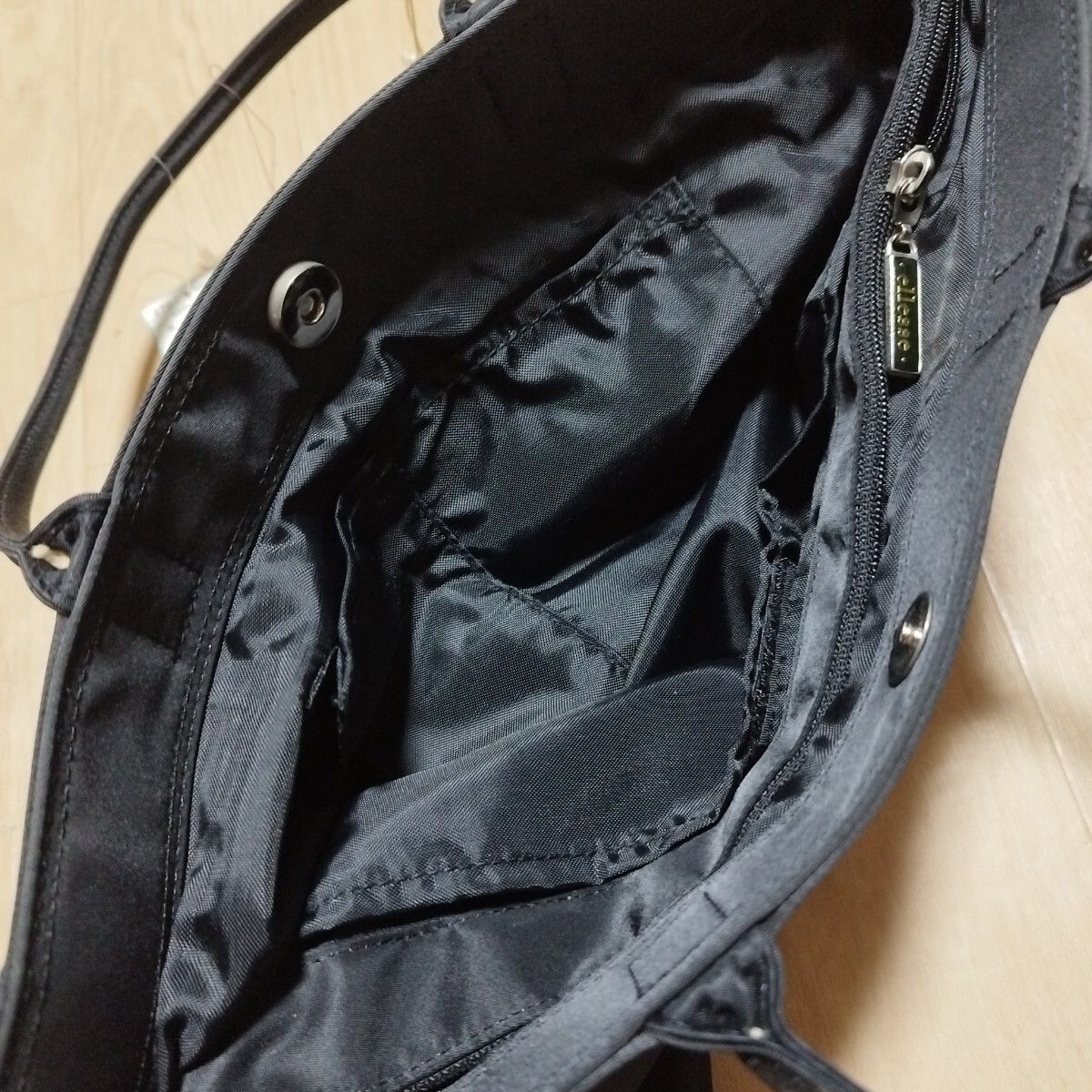 未使用 エレッセ イタリア ポケット沢山 バッグ トートバッグ ハンドバッグ ブラック 黒_画像5