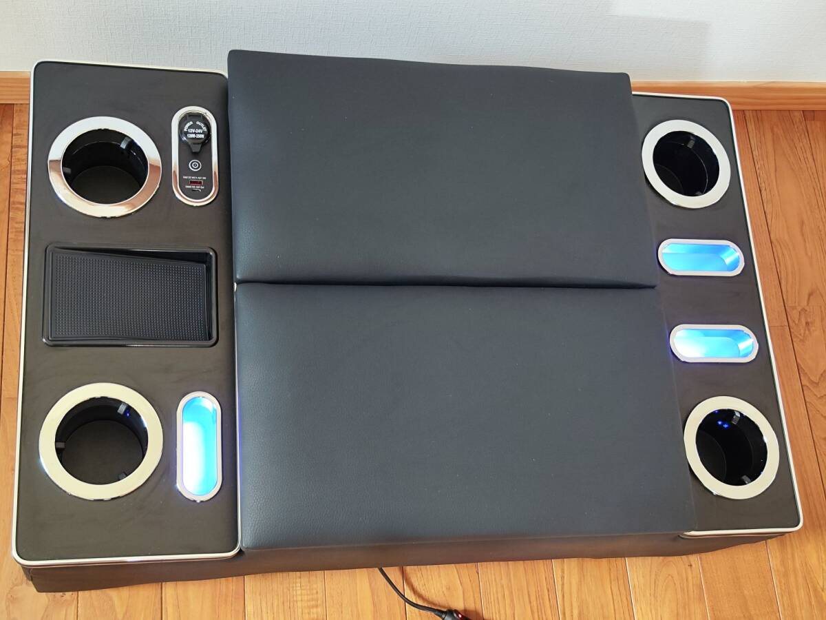 トヨタ　200系ハイエース（ワイド）　センターコンソールボックス