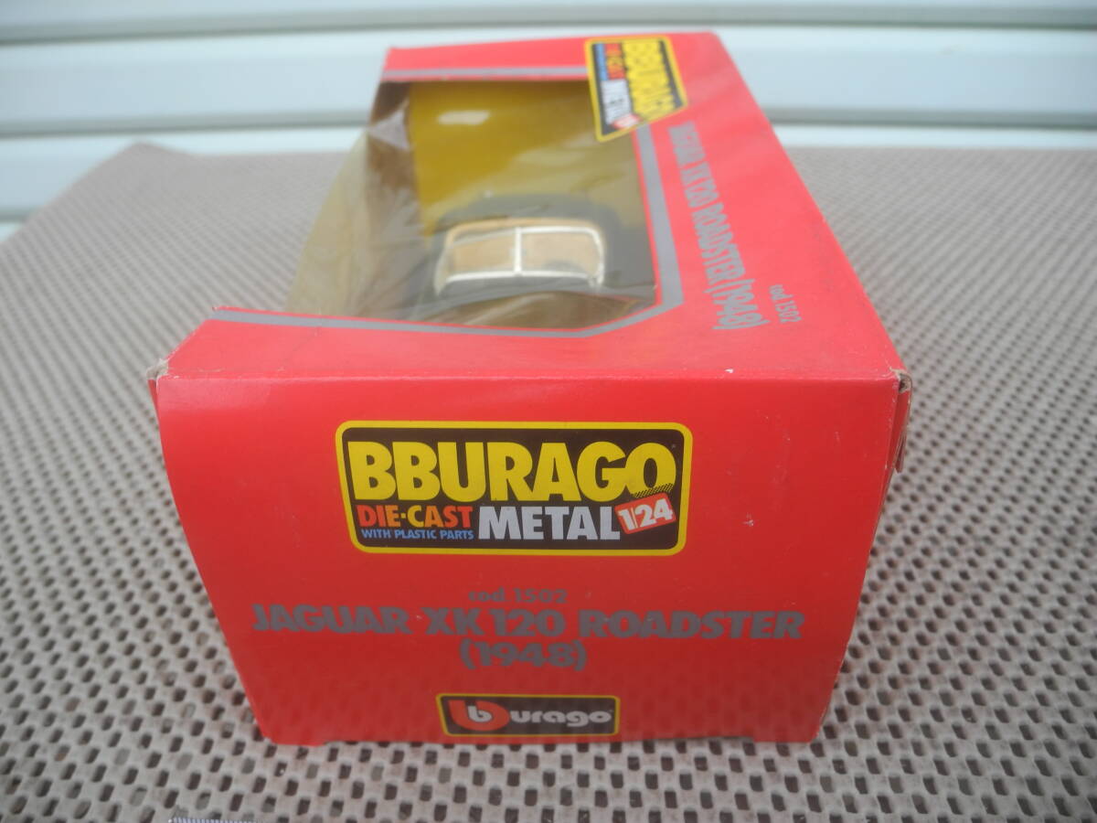 【フロントガラス破損】Bburago (ブラーゴ) モデルカー JAGUAR XK 120 Roadster (1948) ミニカー_画像5