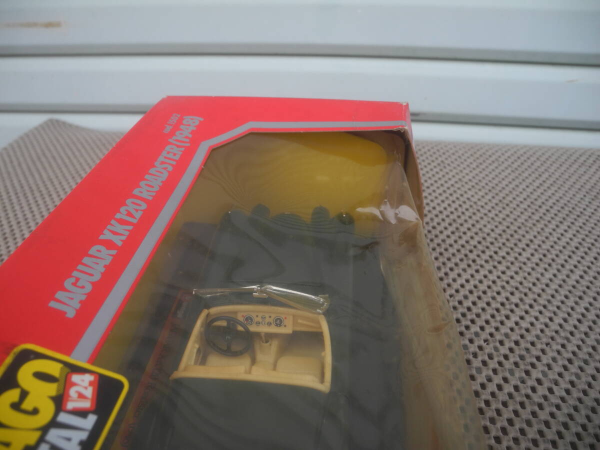 【フロントガラス破損】Bburago (ブラーゴ) モデルカー JAGUAR XK 120 Roadster (1948) ミニカー_画像8