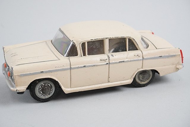 ★日本の職人技★ ジャンク ATC モデルペット 日産 セドリック ホワイト 全長約 ミニカー