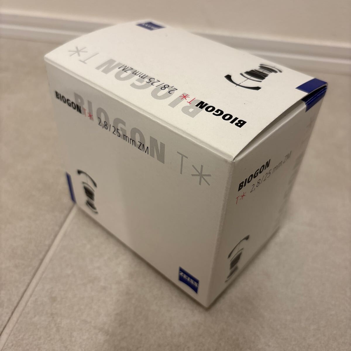 Zeissx Biogon T * 28mm F/2.8 ZM Manual Focus Lens