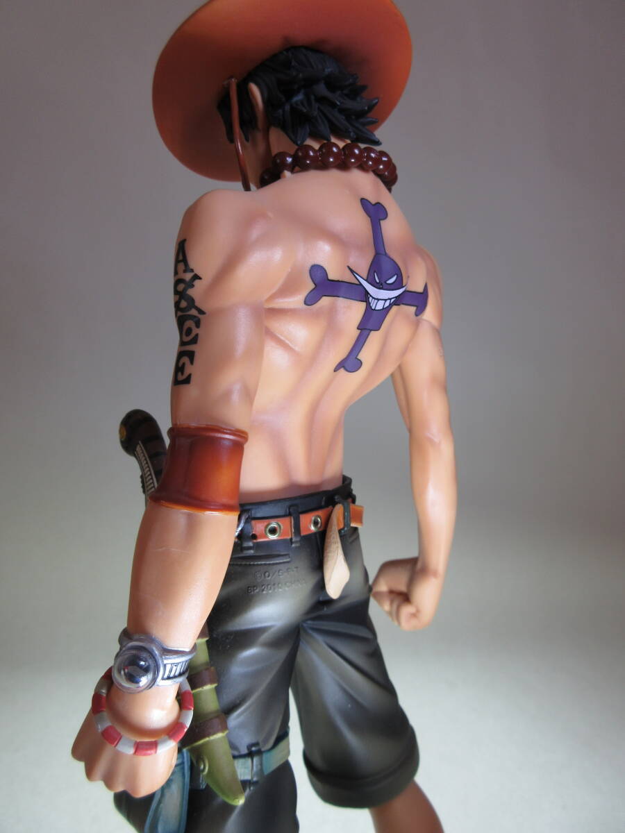  One-piece super DX THE PORTGAS*D*ACE Portgas *D* Ace van Puresuto огонь .. Ace me ламе la. реальный белый .. море ..