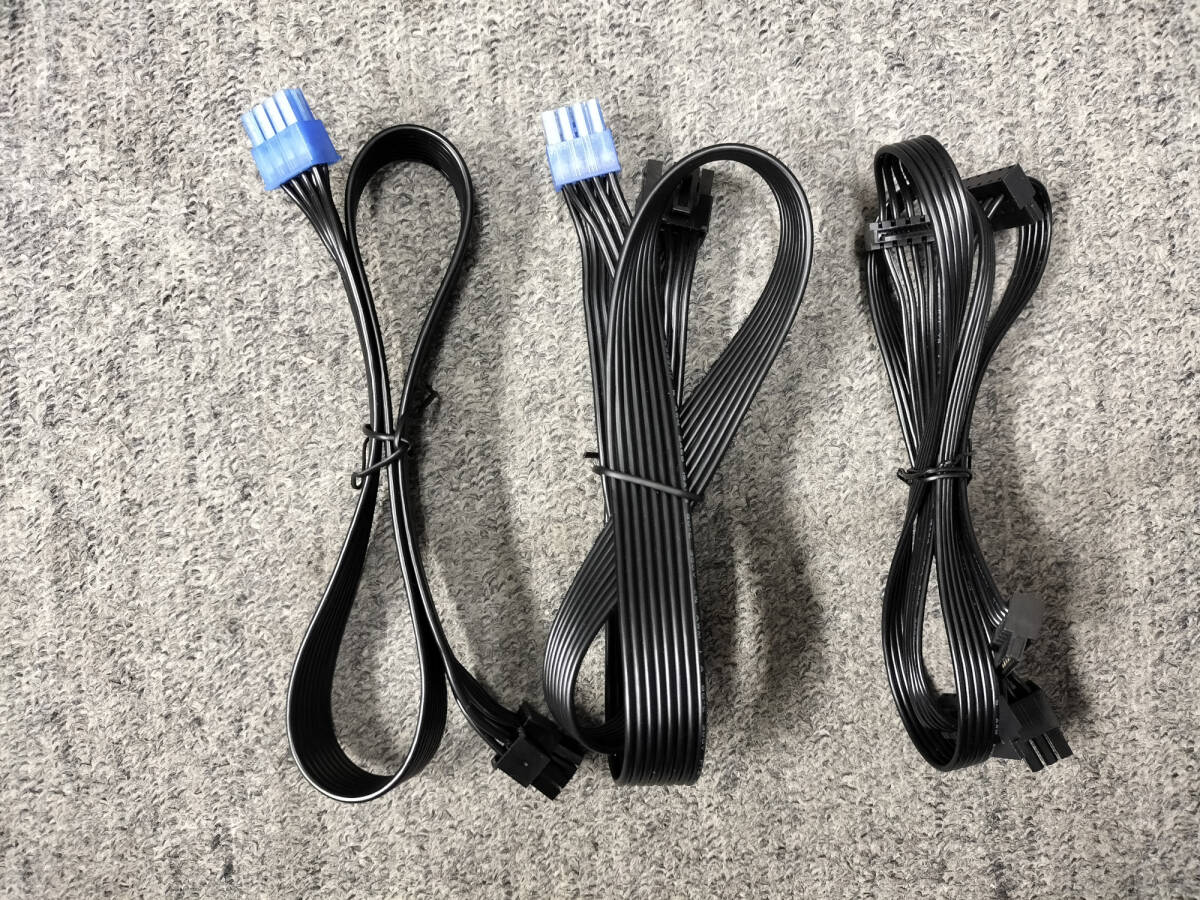 Galleria プラグイン電源ケーブル　PCI-E2本　SATA1本