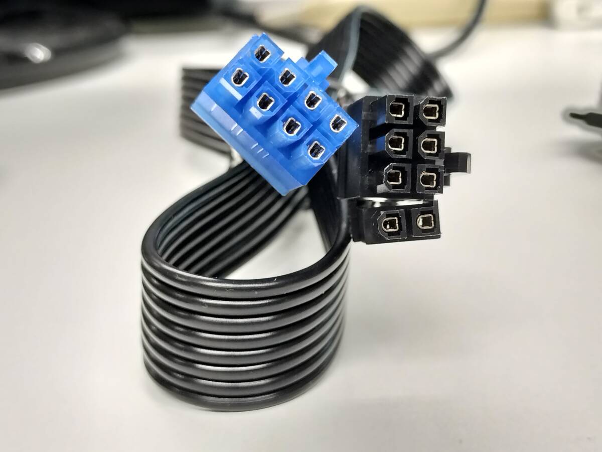 Galleria プラグイン電源ケーブル　PCI-E2本　SATA1本