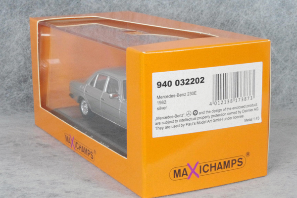 ● 1/43 メルセデス ベンツ 〓 230E ( W123 ) / 1982年 シルバー 〓 Mercedes Benz MINICHAMPS