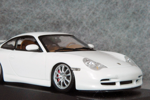 ● 1/43 ポルシェ 〓 911 ( 996 ) GT3 / 2003 ホワイト 〓 PORSCHE MINICHAMPS