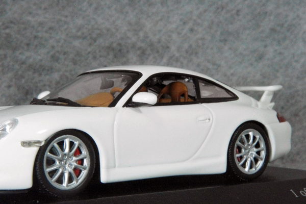 ● 1/43 ポルシェ 〓 911 ( 996 ) GT3 / 2003 ホワイト 〓 PORSCHE MINICHAMPS