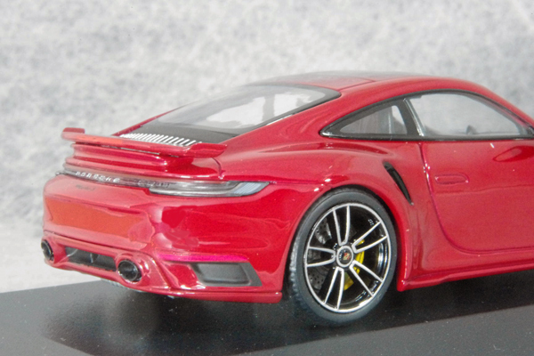 ● 1/43 ポルシェ 〓 911( 992 ) ターボ S スポーツ デザイン / 2021年 カーマイン レッド 〓 PORSCHE MINICHAMPS