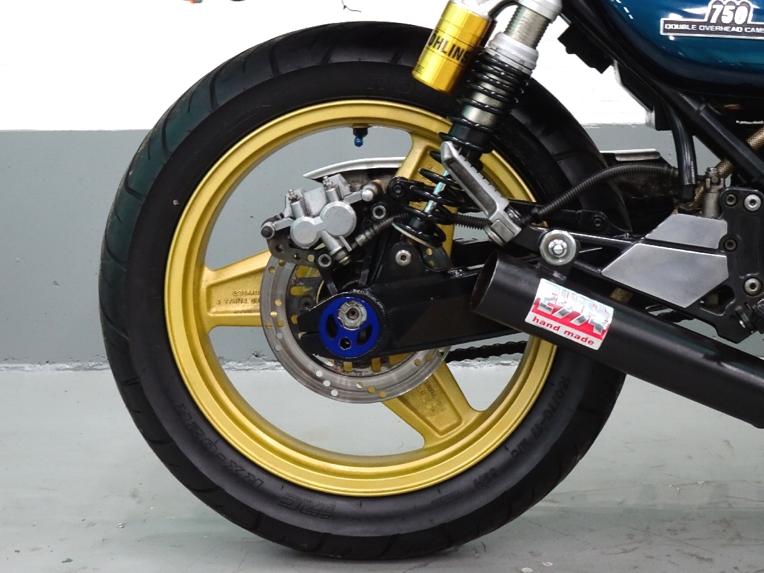 ゼファー750はやっぱりフルドレミZ2仕様でしょ！ 更にFCR装着済みで、レスポンスが気持ちいんです～ これがゼファー750の弄り方！かっけ～_画像10